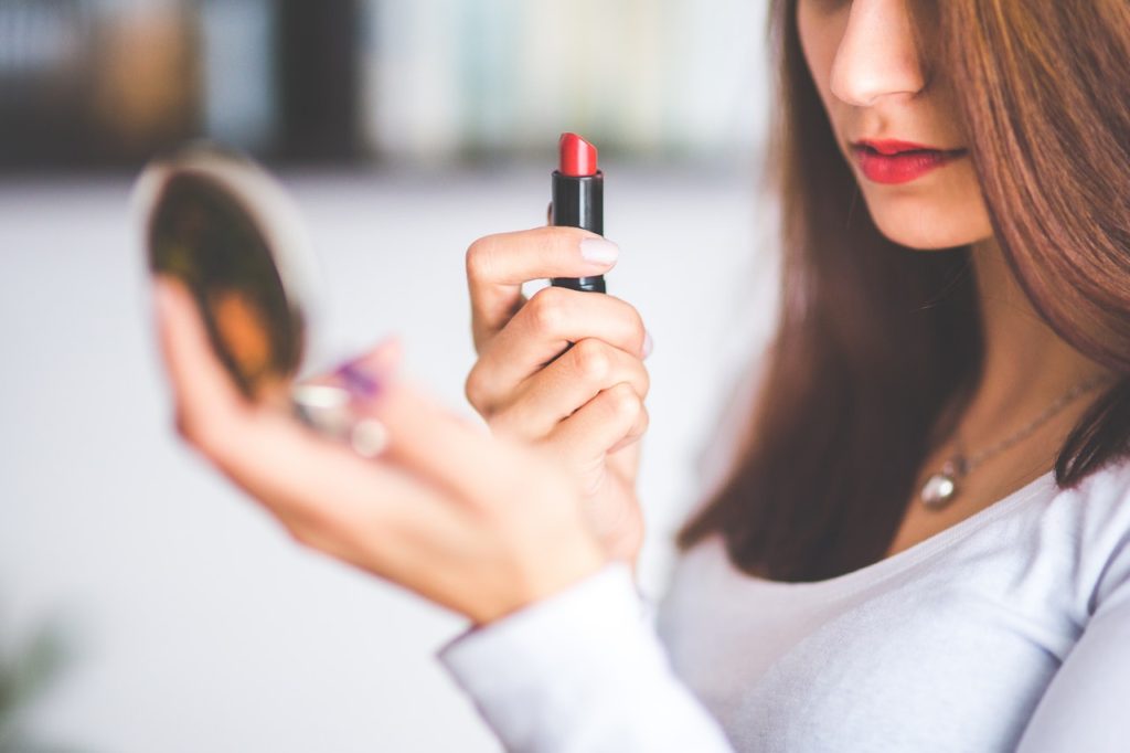 glossy lipsticks in india