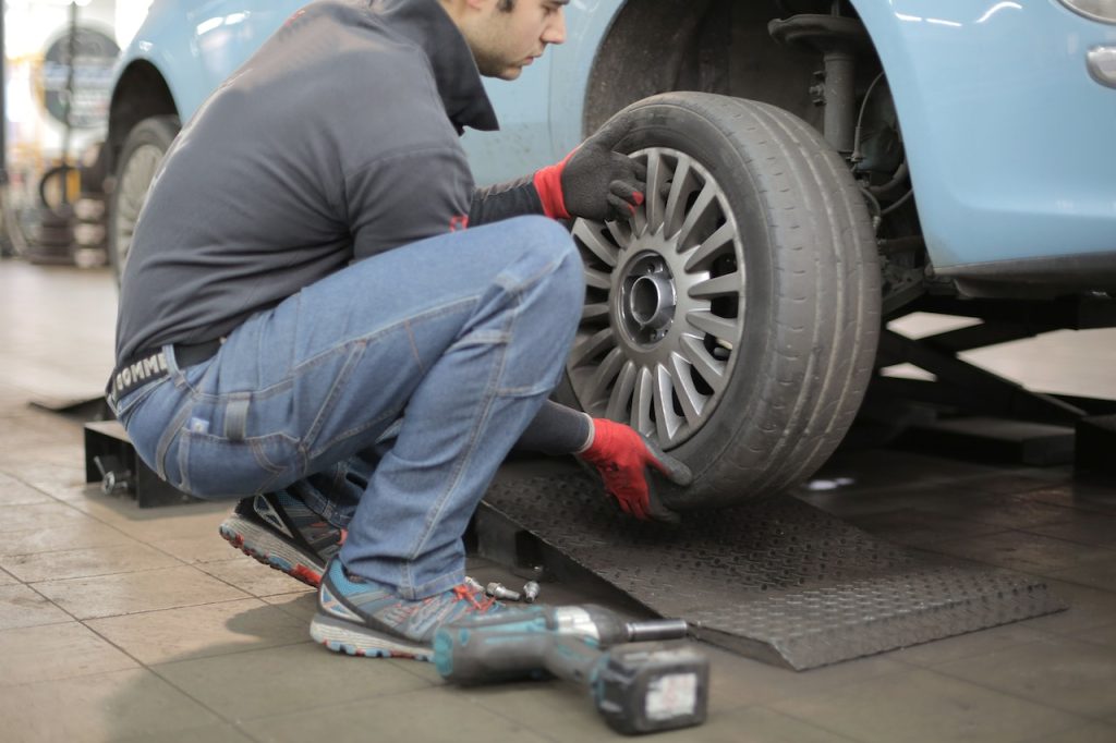 change car tire
